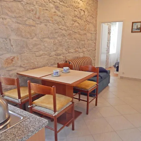 Appartement Moni *