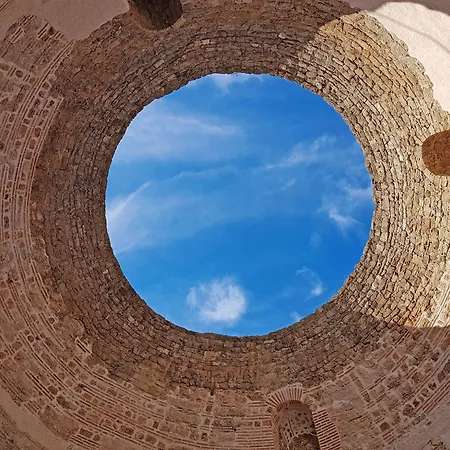 아파트 아파트먼트 모니 *